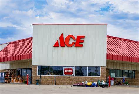 ACE HARDWARE .